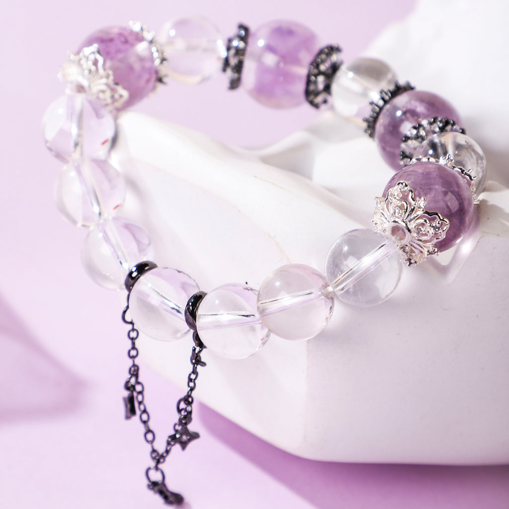 Black crystal chain bracelet in a court style