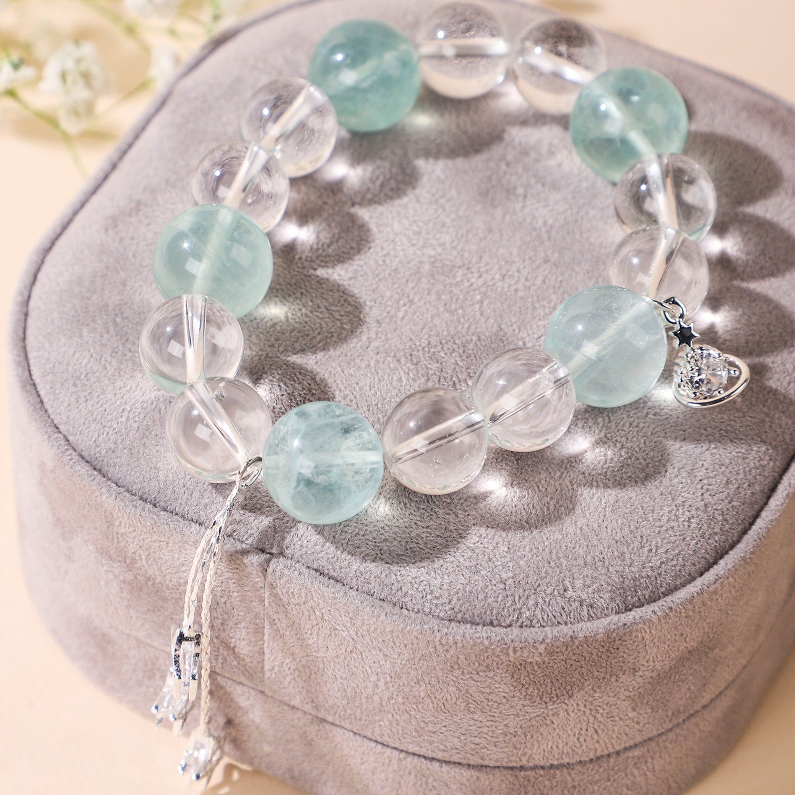 Green Star-Themed Crystal Bracelet