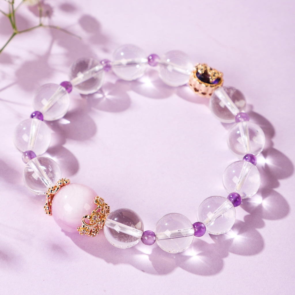 Crystal bead bracelet with a palace-style pattern